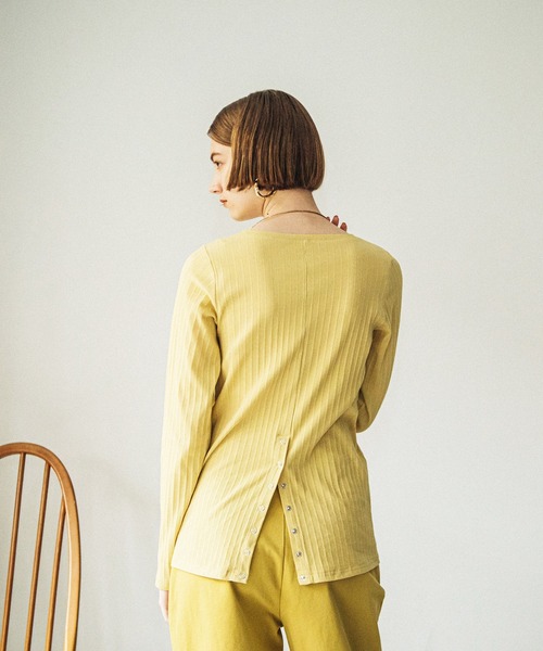 ACCL（エーシーシーエル）の「バックスリットリブトップス（Tシャツ/カットソー・レディース・ホワイト/カーキ/マスタード・FREE）」の18枚目の写真