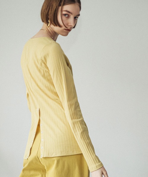 ACCL（エーシーシーエル）の「バックスリットリブトップス（Tシャツ/カットソー・レディース・ホワイト/カーキ/マスタード・FREE）」の20枚目の写真