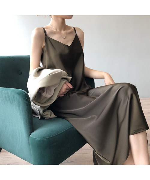 おしゃれスタ(オシャレスタ)の「大人シルエット ロング丈キャミワンピース(ワンピース・レディース・ブラック/カーキ/ブラウン・M/L)」の11枚目の写真