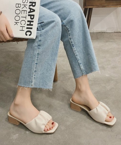 STYLEBLOCK（スタイルブロック）の「ギャザーデザインヒールサンダル（サンダル・レディース・ベージュ/ブラウン・38/39/37/35/36）」の2枚目の写真