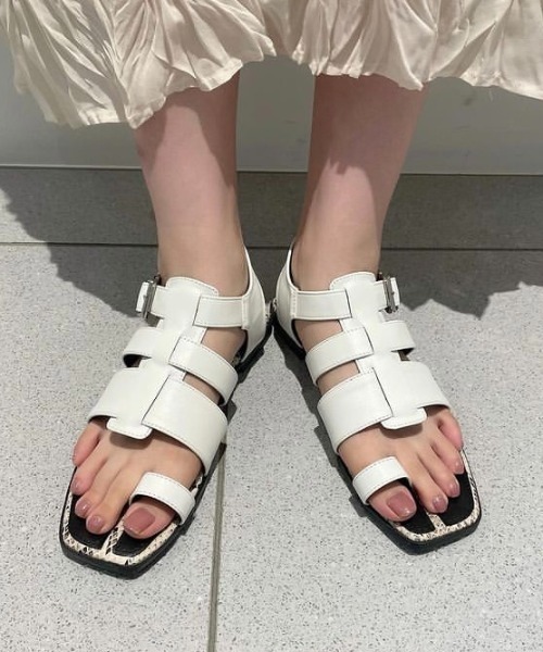 JELLY BEANS（ジェリービーンズ）の「グルカトングサンダル(210-30300)JELLY BEANS(ジェリービーンズ)（サンダル・レディース・ホワイト/ブラック/ベージュ・S/M/L）」の4枚目の写真