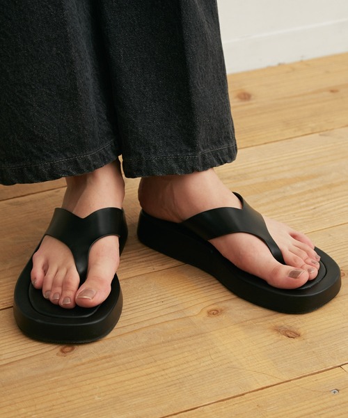 Auntie Rosa Holiday（アンティローザホリデー）の「厚底トングサンダル（サンダル・レディース・ブラック/ホワイト・LARGE/SMALL/MEDIUM）」の7枚目の写真