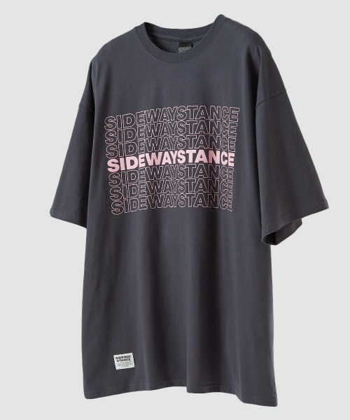 SIDEWAY STANCE(サイドウェイスタンス)の「【SIDEWAY STANCE】ブランドロゴ プリント ピスネーム 半袖Tシャツ(Tシャツ/カットソー・メンズ・ブラック/グレイッシュベージュ/パープル/ホワイト/チャコール・MEDIUM/X-LARGE/LARGE)」の20枚目の写真