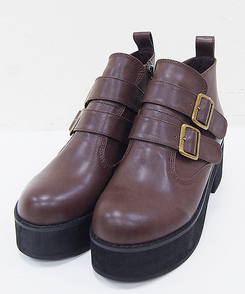 one after another NICE CLAUP(ワンアフターアナザーナイスクラップ)の「【ViVi12月号掲載商品 ナイスクラップ】厚底ベルトブーツ(ブーツ・レディース・ブラック/ブラウン・LARGE/SMALL/MEDIUM)」の1枚目の写真