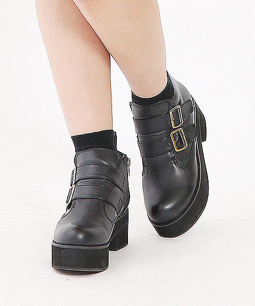 one after another NICE CLAUP(ワンアフターアナザーナイスクラップ)の「【ViVi12月号掲載商品 ナイスクラップ】厚底ベルトブーツ(ブーツ・レディース・ブラック/ブラウン・LARGE/SMALL/MEDIUM)」の2枚目の写真