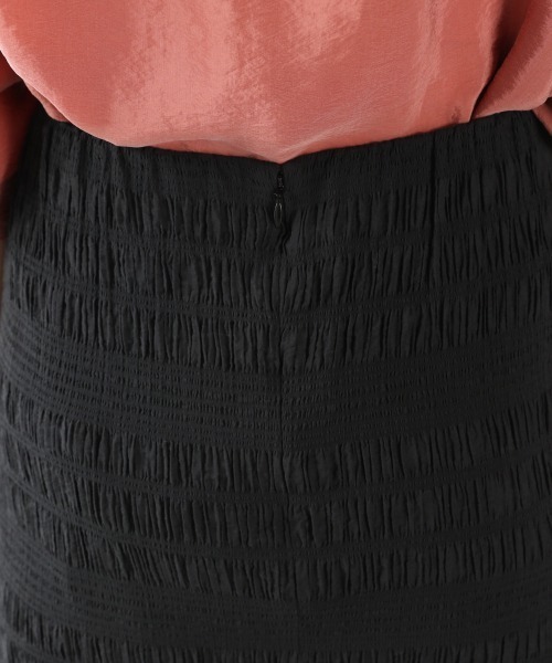 yuw（ユウ）の「シャーリングタイトスカート　949598（スカート・レディース・ブラック/ブルー/イエロー/ピンク/グリーン/パープル・FREE）」の7枚目の写真