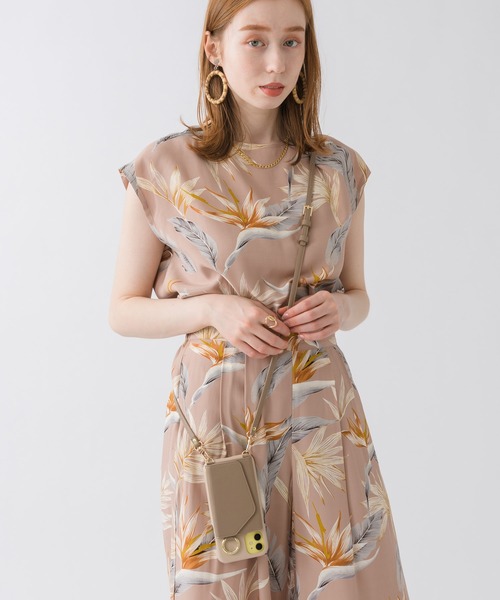 ensemble(皮革ブランド)（アンサンブル）の「iPhoneケースポルテ バイカラータイプ 【iPhone13mini iPhone13 iPhone13pro iPhone12 iPhone12Pro iPhone12mini iPhone11 iPhone11Pro iPhone6/6s/7/8/SE2 対応】（スマホケース/カバー・レディース・ブラック/グレー/ベージュ・SMALL/LARGE/X-LARGE/LL2/LL1/A/C/B）」の16枚目の写真