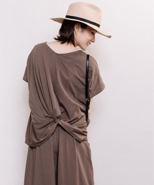 ELVENCE DEUX(エルベンスドゥ)の「キレイメ2WAYPO【SETUP可】(Tシャツ/カットソー・レディース・ブラック/ベージュ/ピンク/グリーン/モカ・MEDIUM/LARGE)」の11枚目の写真
