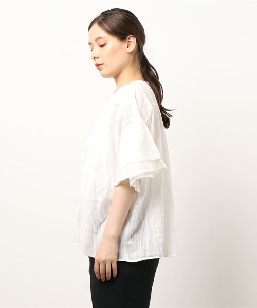 Samansa Mos2（サマンサ モスモス）の「ドビーレースフレアスリーブブラウス（シャツ/ブラウス・レディース・ブラック/オフホワイト/キナリ・ﾌﾘ-）」の5枚目の写真