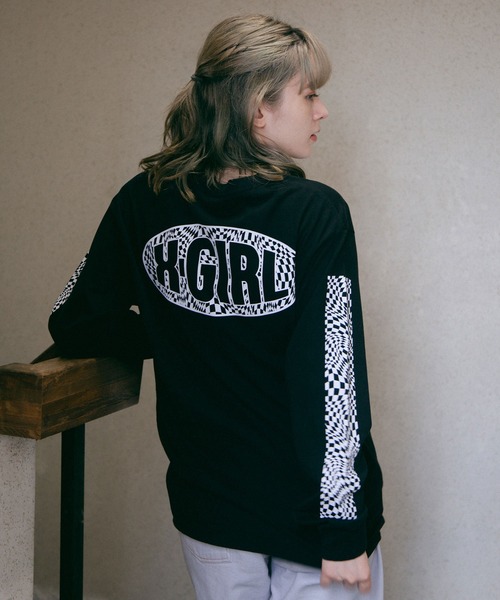 X-girl(エックスガール)の「CHECKERED SLEEVE PRINT L/S TEE(Tシャツ/カットソー・レディース・ブラック/オレンジ/ホワイト・L/M/S/XL)」の3枚目の写真