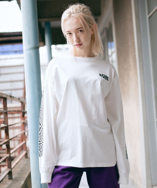 X-girl(エックスガール)の「CHECKERED SLEEVE PRINT L/S TEE(Tシャツ/カットソー・レディース・ブラック/オレンジ/ホワイト・L/M/S/XL)」の16枚目の写真