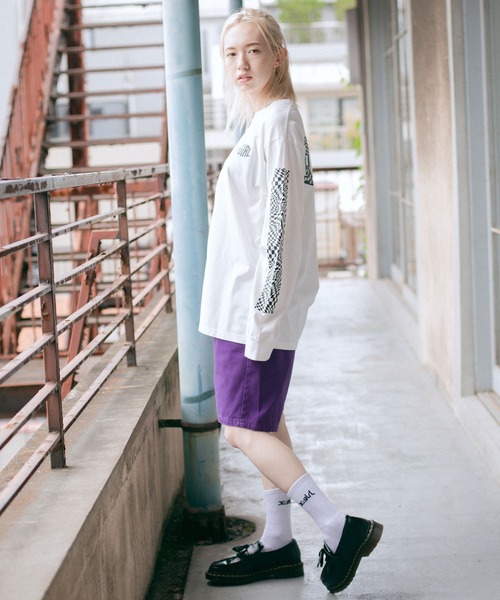 X-girl(エックスガール)の「CHECKERED SLEEVE PRINT L/S TEE(Tシャツ/カットソー・レディース・ブラック/オレンジ/ホワイト・L/M/S/XL)」の22枚目の写真