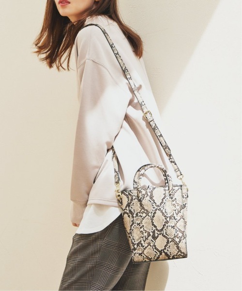 ikka（イッカ）の「スクエアミニトート2WAY（ショルダーバッグ・レディース・ブラック/グリーン/ピンク/その他1/ホワイト/イエロー/ベージュ・FREE）」の3枚目の写真