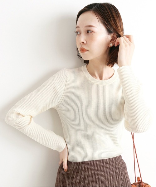 IENA（イエナ）の「3x3リブ クルーネックプルオーバー◆（ニット/セーター・レディース・ナチュラル/ブルー/グリーン/ネイビー系/ブラック系その他/グレー・FREE）」の4枚目の写真