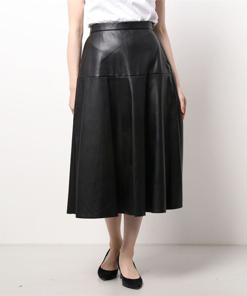 Te chichi（テチチ）の「フェイクレザー／スエードフレアスカート（スカート・レディース・ブラック/モカ/グリーン/ピンク・SMALL/MEDIUM）」の2枚目の写真