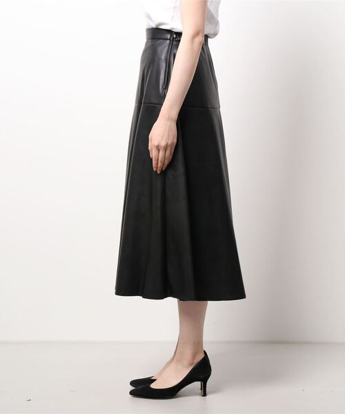 Te chichi（テチチ）の「フェイクレザー／スエードフレアスカート（スカート・レディース・ブラック/モカ/グリーン/ピンク・SMALL/MEDIUM）」の6枚目の写真