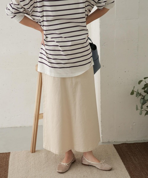 URBAN RESEARCH DOORS(アーバンリサーチドアーズ)の「コットンツイルストレッチスカート(スカート・レディース・ブラック/ナチュラル・36/38)」の3枚目の写真