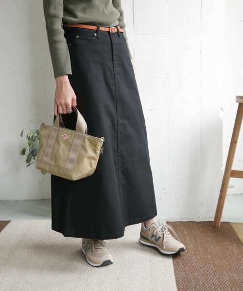 URBAN RESEARCH DOORS(アーバンリサーチドアーズ)の「コットンツイルストレッチスカート(スカート・レディース・ブラック/ナチュラル・36/38)」の4枚目の写真