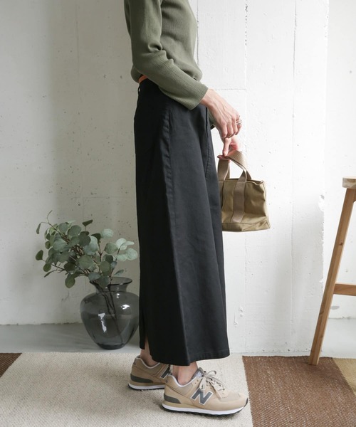 URBAN RESEARCH DOORS(アーバンリサーチドアーズ)の「コットンツイルストレッチスカート(スカート・レディース・ブラック/ナチュラル・36/38)」の16枚目の写真