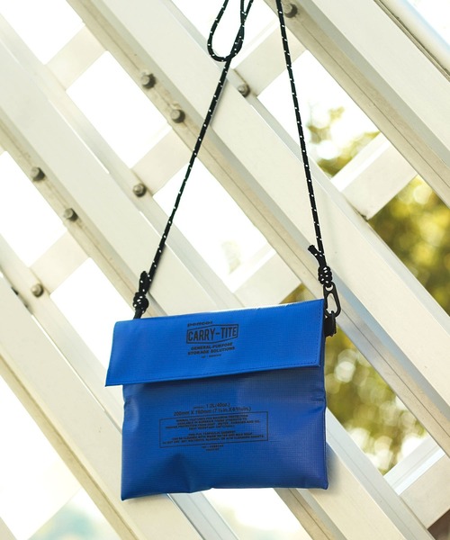 HIGHTIDE（ハイタイド）の「コードストラップ ロープ コードホルダー カラビナ ネックストラップ スマホショルダー（スマホグッズ・レディース・ブラック/グレー・FREE）」の7枚目の写真