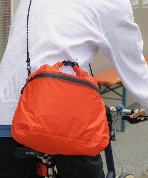 HIGHTIDE（ハイタイド）の「コードストラップ ロープ コードホルダー カラビナ ネックストラップ スマホショルダー（スマホグッズ・レディース・ブラック/グレー・FREE）」の20枚目の写真