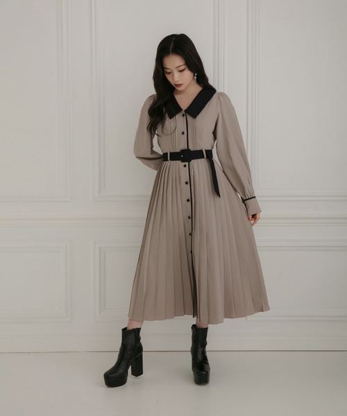 ANDGEEBEE(アンジービー)の「プリーツシャツワンピ(シャツワンピース・レディース・モカ/チャコールグレー・MEDIUM)」の5枚目の写真