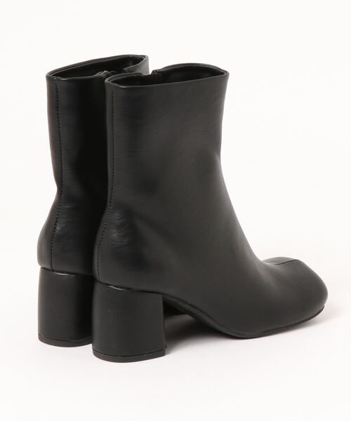 CAPRICIEUX LE'MAGE（カプリシューレマージュ）の「ラウンドトゥアンクルブーツ（ブーツ・レディース・ブラック/ホワイト系その他・38/36/37）」の3枚目の写真