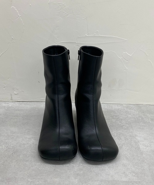 CAPRICIEUX LE'MAGE（カプリシューレマージュ）の「ラウンドトゥアンクルブーツ（ブーツ・レディース・ブラック/ホワイト系その他・38/36/37）」の6枚目の写真