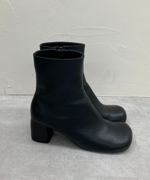 CAPRICIEUX LE'MAGE（カプリシューレマージュ）の「ラウンドトゥアンクルブーツ（ブーツ・レディース・ブラック/ホワイト系その他・38/36/37）」の7枚目の写真