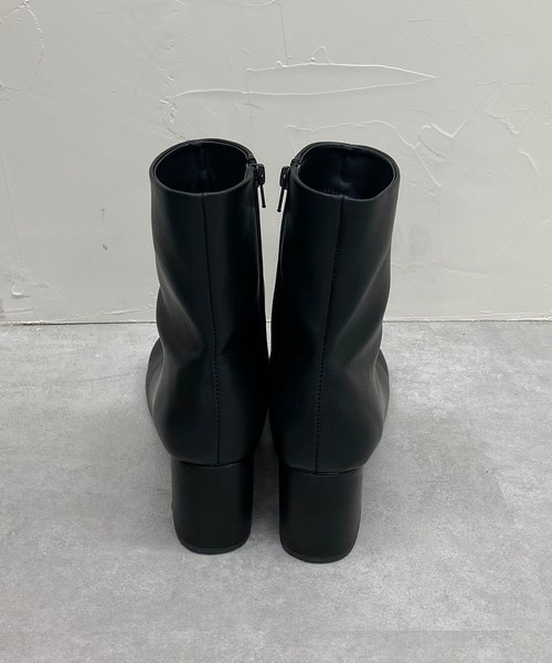 CAPRICIEUX LE'MAGE（カプリシューレマージュ）の「ラウンドトゥアンクルブーツ（ブーツ・レディース・ブラック/ホワイト系その他・38/36/37）」の8枚目の写真