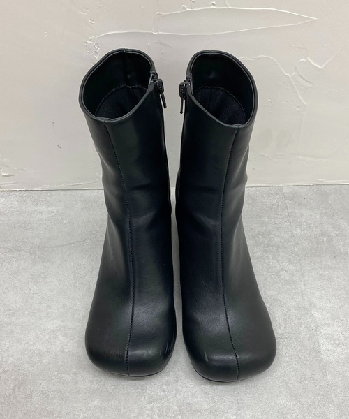 CAPRICIEUX LE'MAGE（カプリシューレマージュ）の「ラウンドトゥアンクルブーツ（ブーツ・レディース・ブラック/ホワイト系その他・38/36/37）」の11枚目の写真