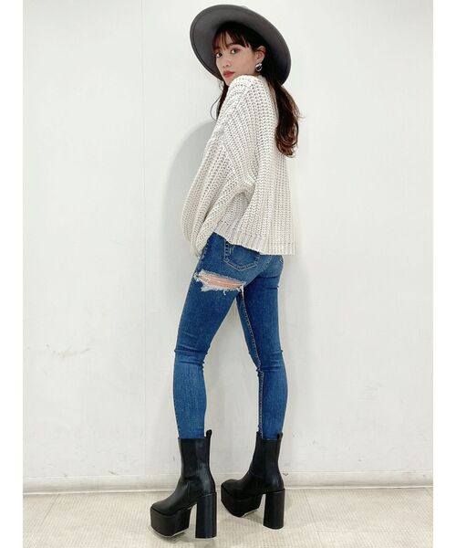 GYDA(ジェイダ)の「ミドルウエスト BACK RIPPEDスキニーデニムパンツ(デニムパンツ・レディース・インディゴブルー/ブルー・SMALL/MEDIUM/X-SMALL)」の8枚目の写真