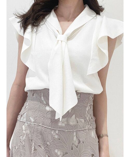 MERCURYDUO（マーキュリーデュオ）の「ボウタイ付ラッフルコンパクトニット（ニット/セーター・レディース・ライトブルー/オフホワイト/ベビーピンク/グレー/ブラック・FREE）」の13枚目の写真