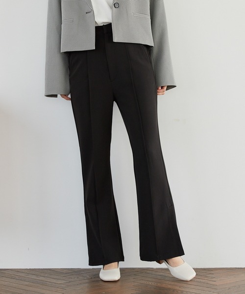 mysty woman（ミスティウーマン）の「カラバリフレアスリットパンツ 266547（スラックス・レディース・ブラック/ベージュ/サックスブルー/ピンク/アイボリー/グリーン系/ピンク系・SMALL/MEDIUM/LARGE）」の3枚目の写真