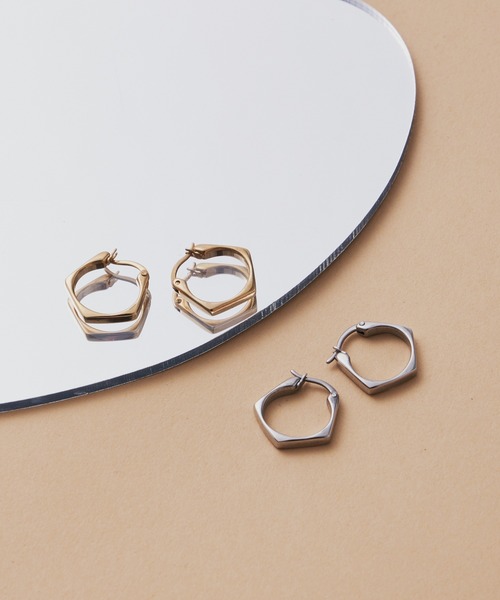 muku(ムク)の「金属アレルギー対応 ペンタゴン型ピアス(両耳用)/サージカルステンレス(ピアス(両耳用)・レディース・シルバー/ゴールド・FREE)」の14枚目の写真