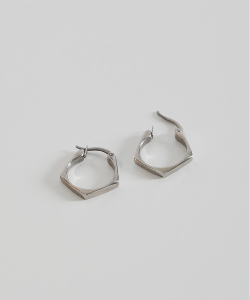 muku(ムク)の「金属アレルギー対応 ペンタゴン型ピアス(両耳用)/サージカルステンレス(ピアス(両耳用)・レディース・シルバー/ゴールド・FREE)」の18枚目の写真