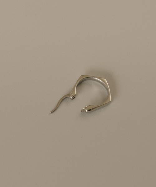 muku(ムク)の「金属アレルギー対応 ペンタゴン型ピアス(両耳用)/サージカルステンレス(ピアス(両耳用)・レディース・シルバー/ゴールド・FREE)」の3枚目の写真