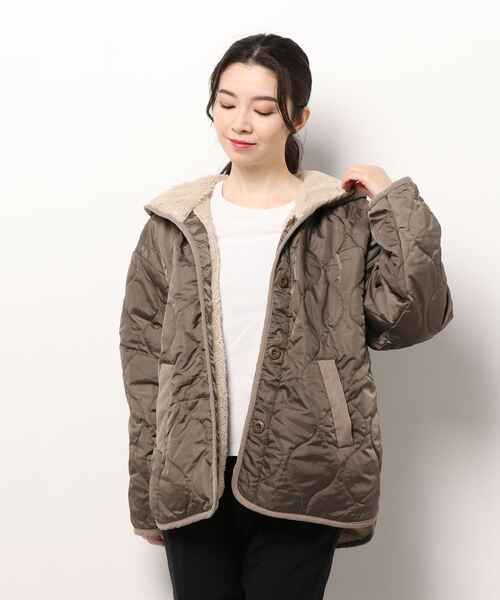 Samansa Mos2（サマンサ モスモス）の「リバーシブルボアフードキルトジャケット（その他アウター・レディース・ベージュ/ネイビー/カーキ/モカ・ﾌﾘ-）」の2枚目の写真
