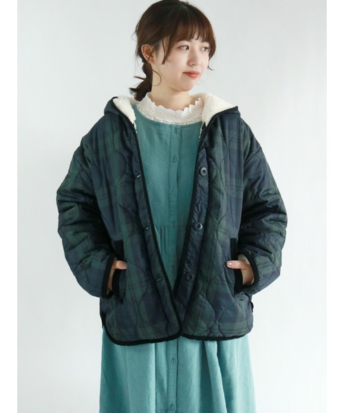 Samansa Mos2（サマンサ モスモス）の「リバーシブルボアフードキルトジャケット（その他アウター・レディース・ベージュ/ネイビー/カーキ/モカ・ﾌﾘ-）」の4枚目の写真