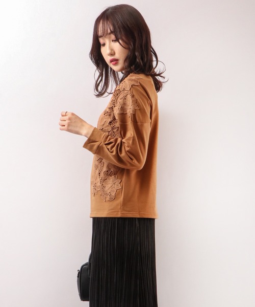 Anna Nicola(アンナニコラ)の「Anna Nicola 裏起毛レースプルオーバー(Tシャツ/カットソー・レディース・プラム/キャメル/ブラック・38)」の18枚目の写真