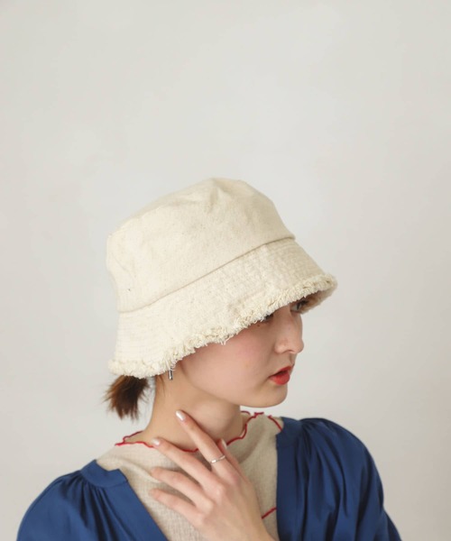 SENSE OF PLACE by URBAN RESEARCH（センスオブプレイスバイアーバンリサーチ）の「キャンバスフリンジバケットハット（ハット・レディース・カーキ/ブラック/アイボリー・ONE）」の2枚目の写真