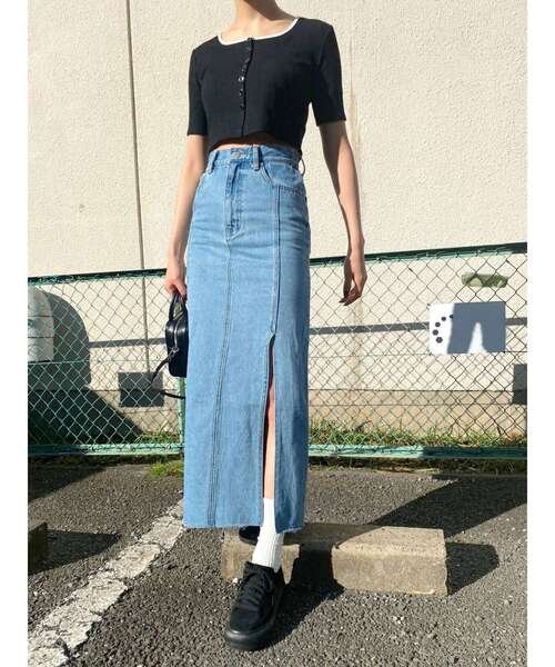 EMODA（エモダ）の「ディープスリットデニムロングスカート（スカート・レディース・ライトブルー/インディゴブルー・SMALL/MEDIUM）」の6枚目の写真