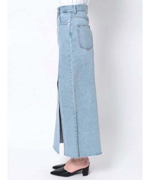 EMODA（エモダ）の「ディープスリットデニムロングスカート（スカート・レディース・ライトブルー/インディゴブルー・SMALL/MEDIUM）」の14枚目の写真