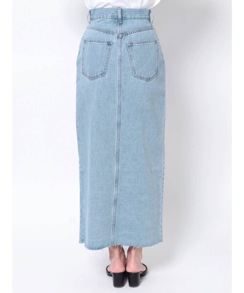 EMODA（エモダ）の「ディープスリットデニムロングスカート（スカート・レディース・ライトブルー/インディゴブルー・SMALL/MEDIUM）」の15枚目の写真