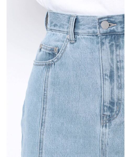 EMODA（エモダ）の「ディープスリットデニムロングスカート（スカート・レディース・ライトブルー/インディゴブルー・SMALL/MEDIUM）」の16枚目の写真