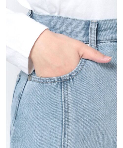 EMODA（エモダ）の「ディープスリットデニムロングスカート（スカート・レディース・ライトブルー/インディゴブルー・SMALL/MEDIUM）」の18枚目の写真