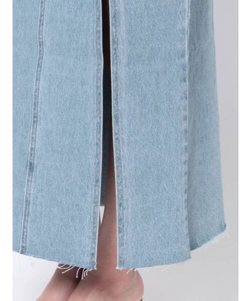 EMODA（エモダ）の「ディープスリットデニムロングスカート（スカート・レディース・ライトブルー/インディゴブルー・SMALL/MEDIUM）」の19枚目の写真