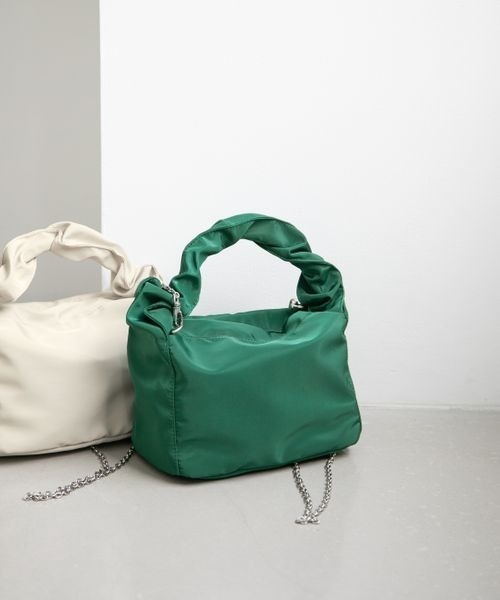 LOWRYS FARM（ローリーズファーム）の「クシュクシュハンドルＢＡＧ　268483（ショルダーバッグ・レディース・オフホワイト/ブラック/グリーン・FREE）」の17枚目の写真