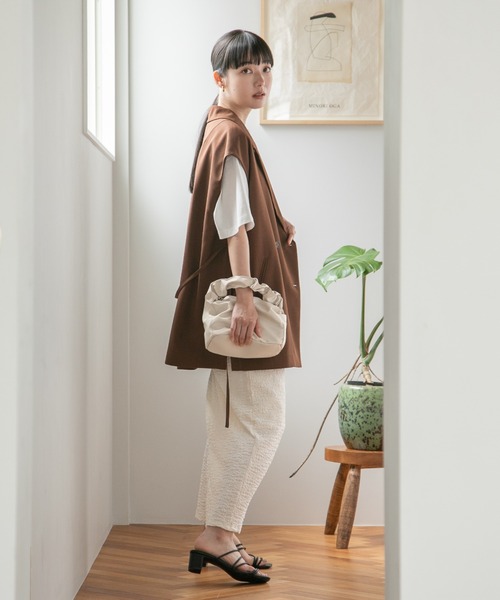 LOWRYS FARM（ローリーズファーム）の「クシュクシュハンドルＢＡＧ　268483（ショルダーバッグ・レディース・オフホワイト/ブラック/グリーン・FREE）」の5枚目の写真