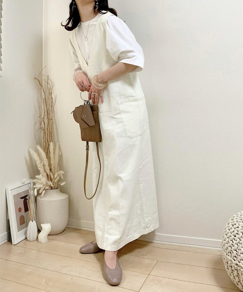 La-gemme(ラジェム)の「Vネックデニムワンピース(ワンピース・レディース・インディゴブルー/ブラック/オリーブ/ホワイト・M/L)」の20枚目の写真